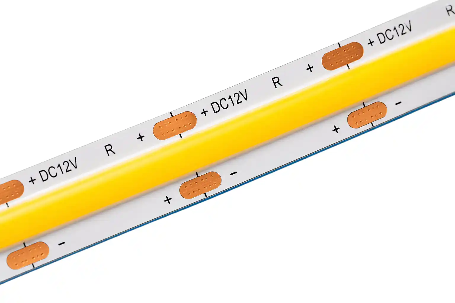 COB LED pásek 12V — detail PCB 8×4mm, 2835 SMD čipy, 480 LED/m, souvislý světelný tok